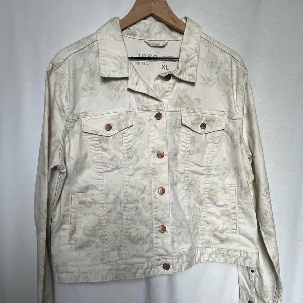 Gap 1960 White flower jean jacket (XL)
